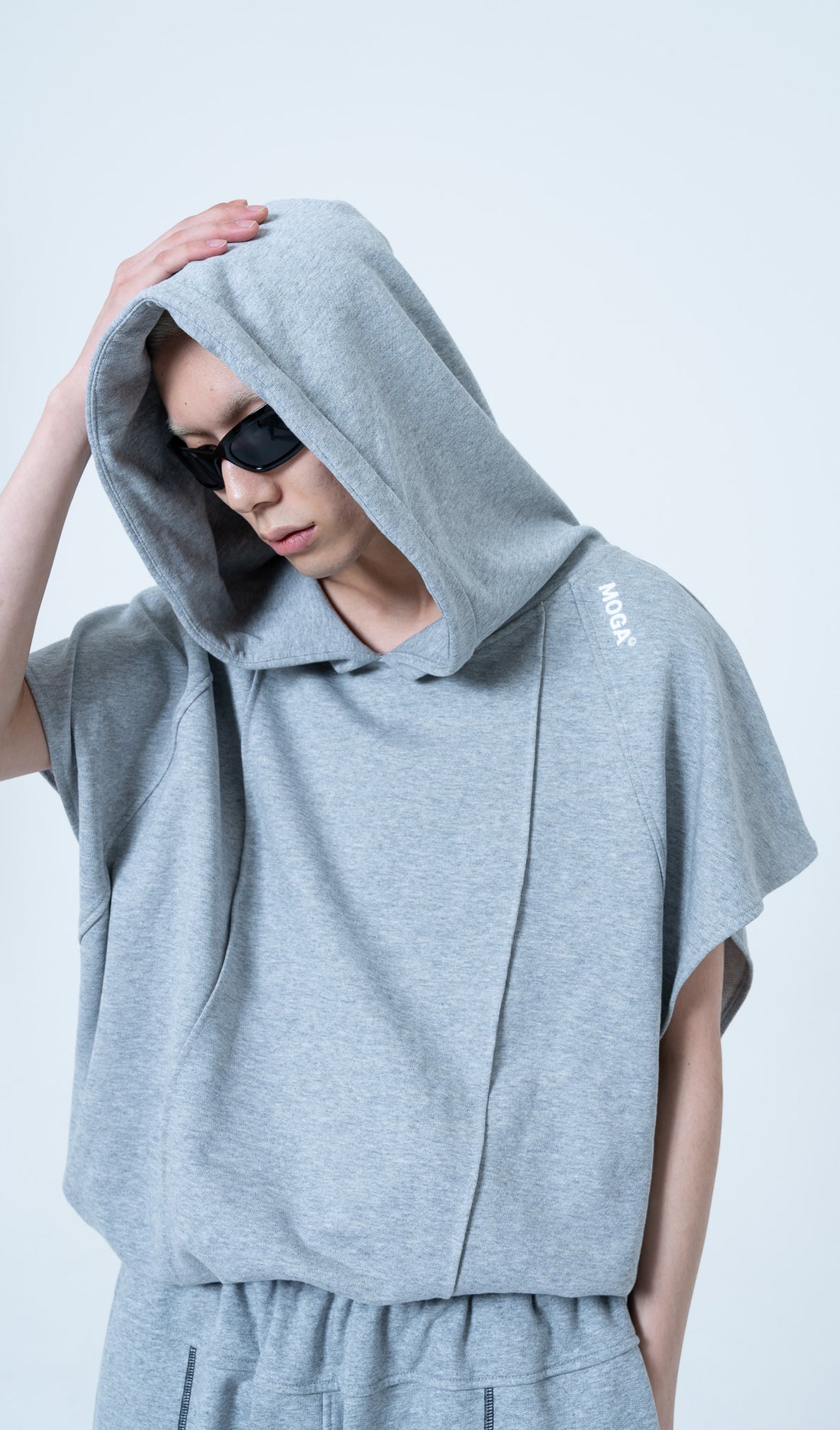 Pile Sleeveless Hoodie | MOGA© / Gray